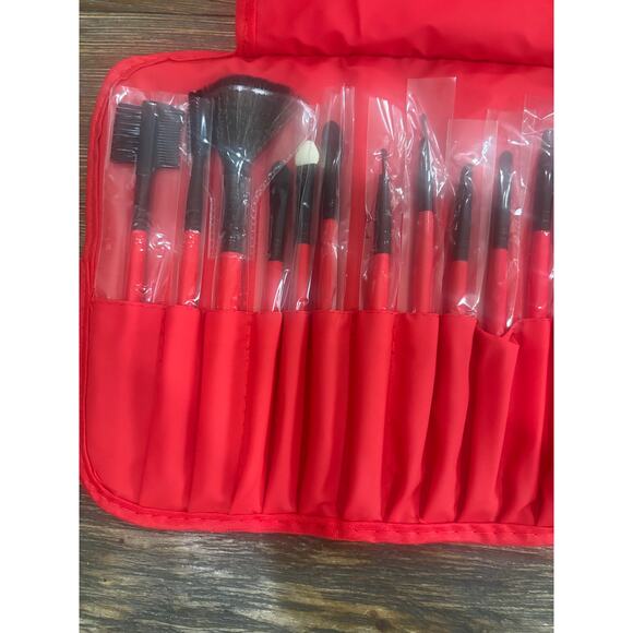 High quality, Professional Make Up Brush Traveling Kit - Picture 6 of 8